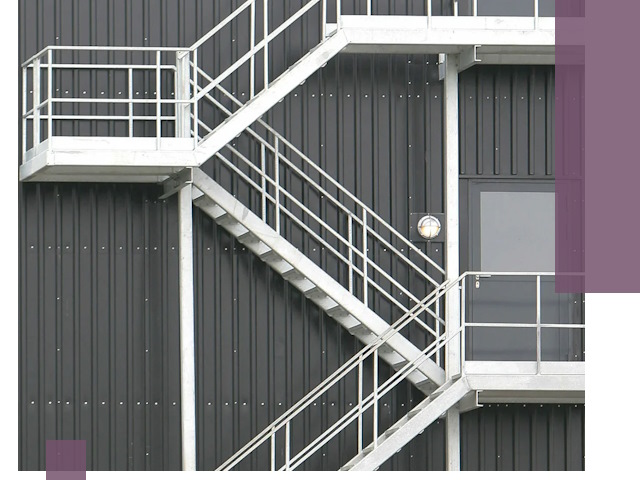 Изготовление и монтаж пожарных лестниц в Ухте быстро и надежно