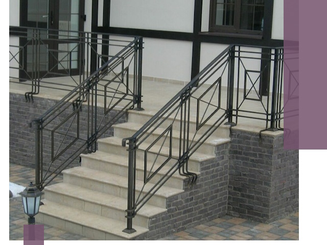 Перила для крыльца в Ухте — монтаж, изготовление и установка