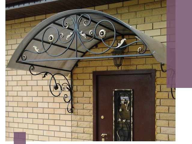 Изготовление козырьков из металла под ключ в Ухте