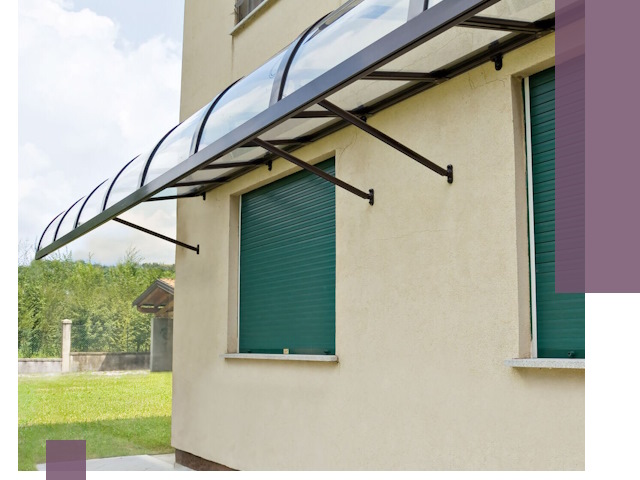 Козырьки над окнами в Ухте — изготовление и монтаж по выгоде