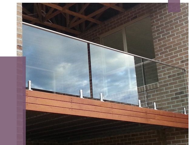 Стеклянные парапеты на крыше и террасе в Ухте от 11391 руб. | ПРОЛЁТ-Хта