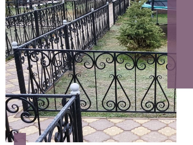 Кованые газонные ограждения под ключ в Ухте
